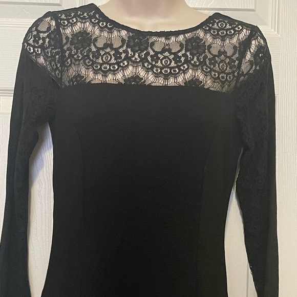 Jessica Simpson Lace Sheath Dress - Picture 3 of 7